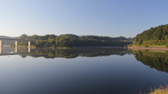 Stimmungsvoller Morgen an der Wupper-Talsperre Stimmungsvoller Morgen an der Wupper-Talsperre