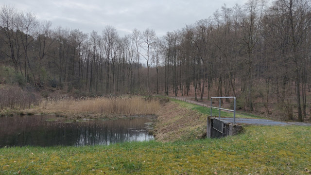 Hochwasserrückhaltebecken Freibad Schwelm wird saniert Hochwasserrückhaltebecken Freibad Schwelm wird saniert